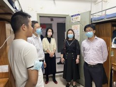 党委书记熊杰走访宿舍看望​三亿体育2022级新生