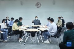 习近平：坚持党的领导传承红色基因扎根中国大地 走出一条建设中国特色世界