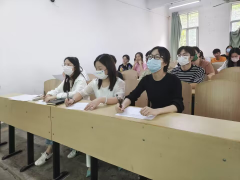 公司举办暑期社会实践活动评选大会